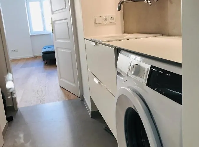 Completely New Renovated, 4Th Floor, Floor Heating, French Balcony *