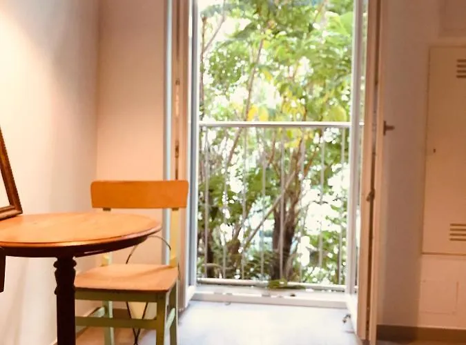 Apartment Completely New Renovated, 4Th Floor, Floor Heating, French Balcony